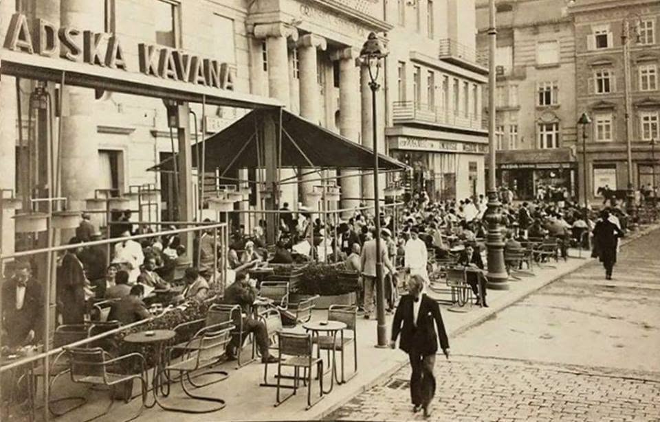 Gradska kavana 1930-ih godina